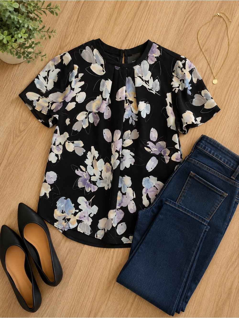 RW&CO Floral Chiffon Blouse Small Black Lavender Short Sleeve Dressy Top